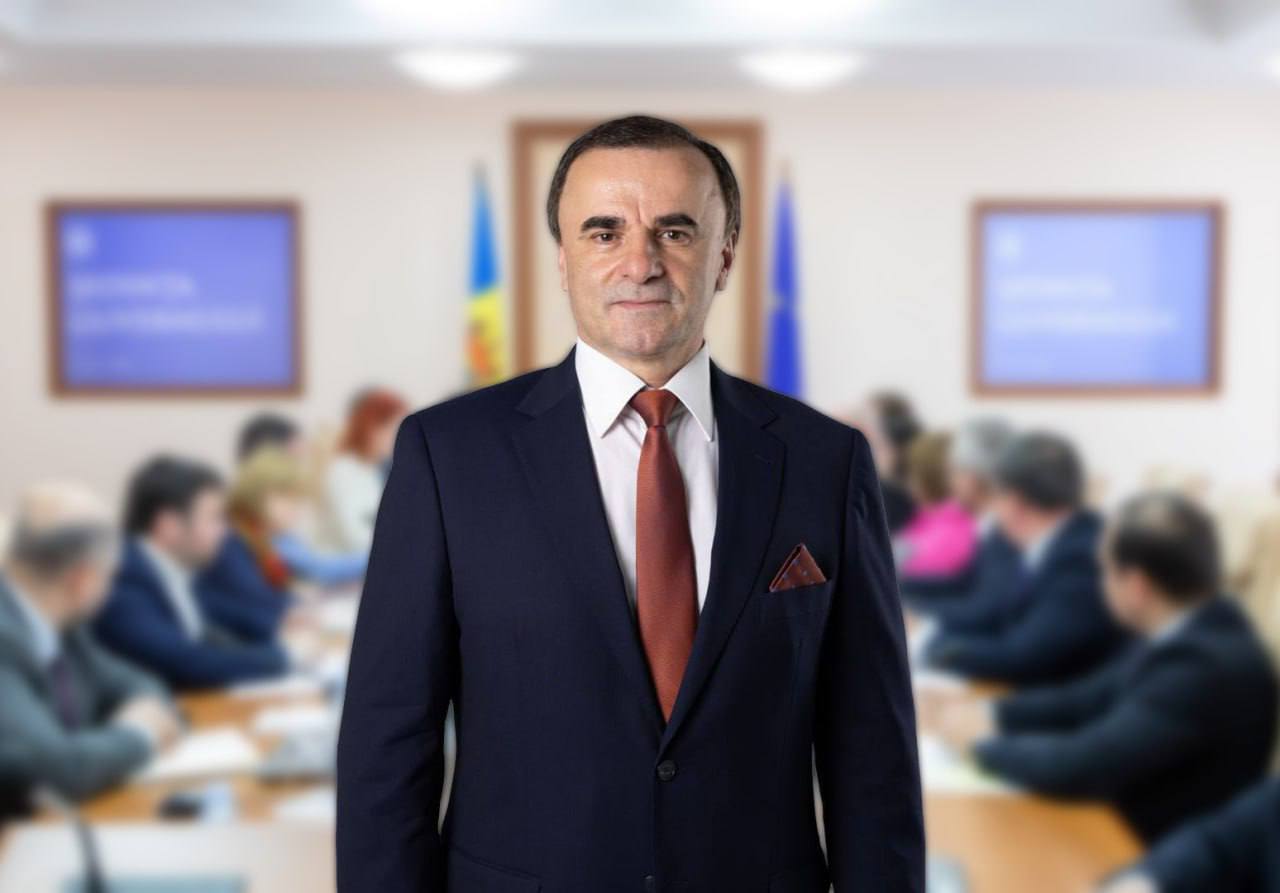 Василий Тарлев: Когда власть не может или не хочет решать проблемы в экономике, она начинает переписывать и фальсифицировать историю